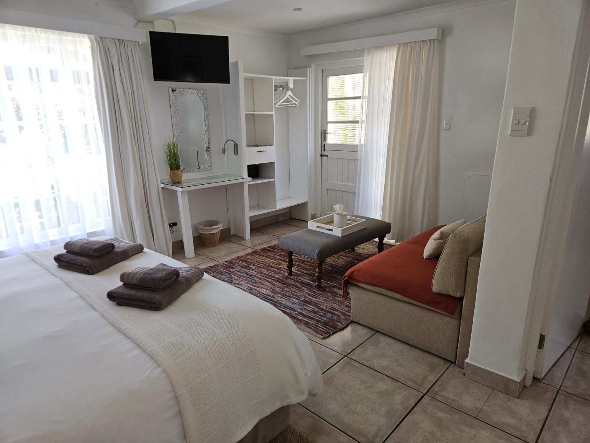 Stannards Guest Lodge 4 Star B&B, Найсне Экстерьер фото